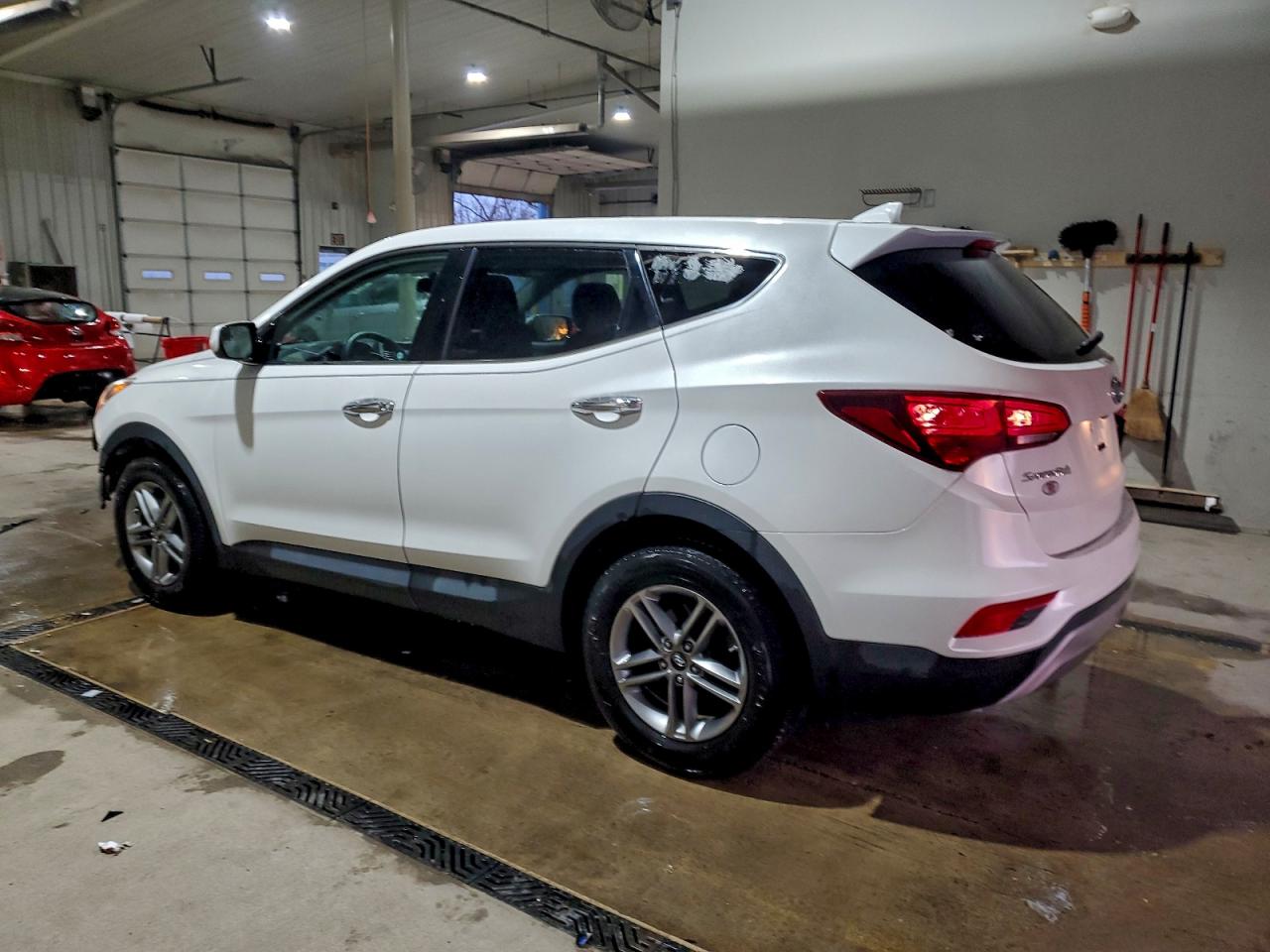 2017 HYUNDAI SANTA FE SPORT photo 2