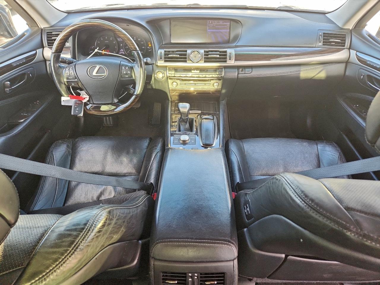 2013 LEXUS LS 460 photo 8