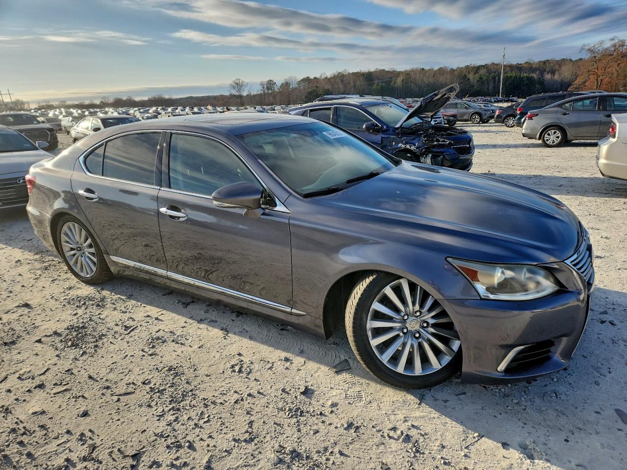 2013 LEXUS LS 460 photo 4