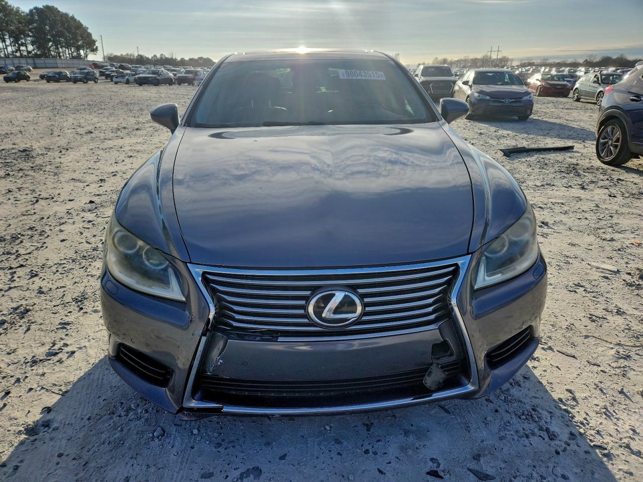 2013 LEXUS LS 460 photo 5