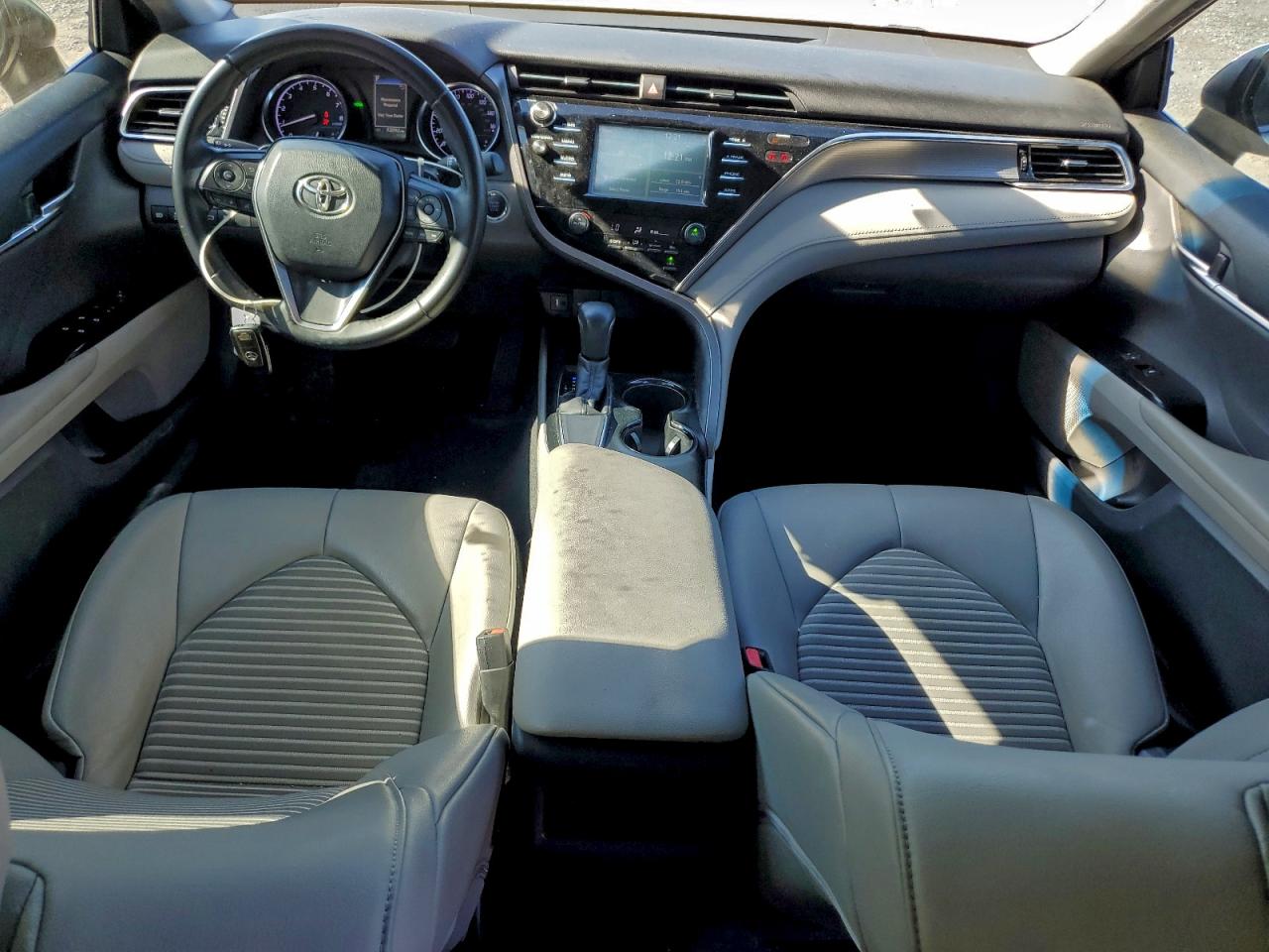 2018 TOYOTA CAMRY L photo 15