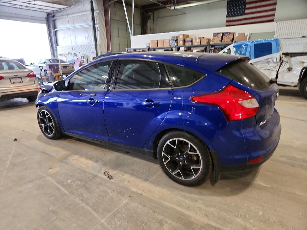 2014 FORD FOCUS SE photo 2
