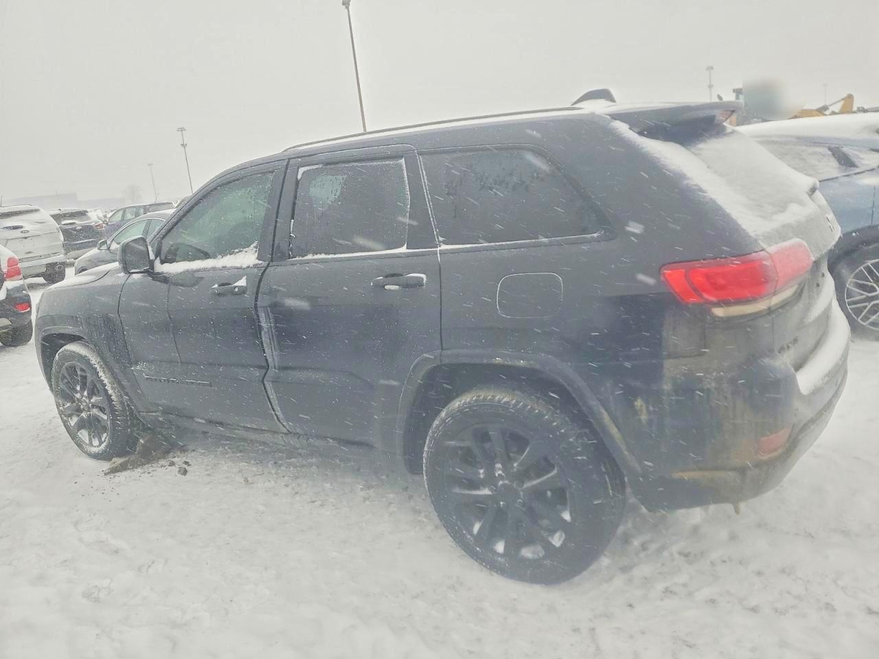 2018 JEEP GRAND CHEROKEE LAREDO photo 2
