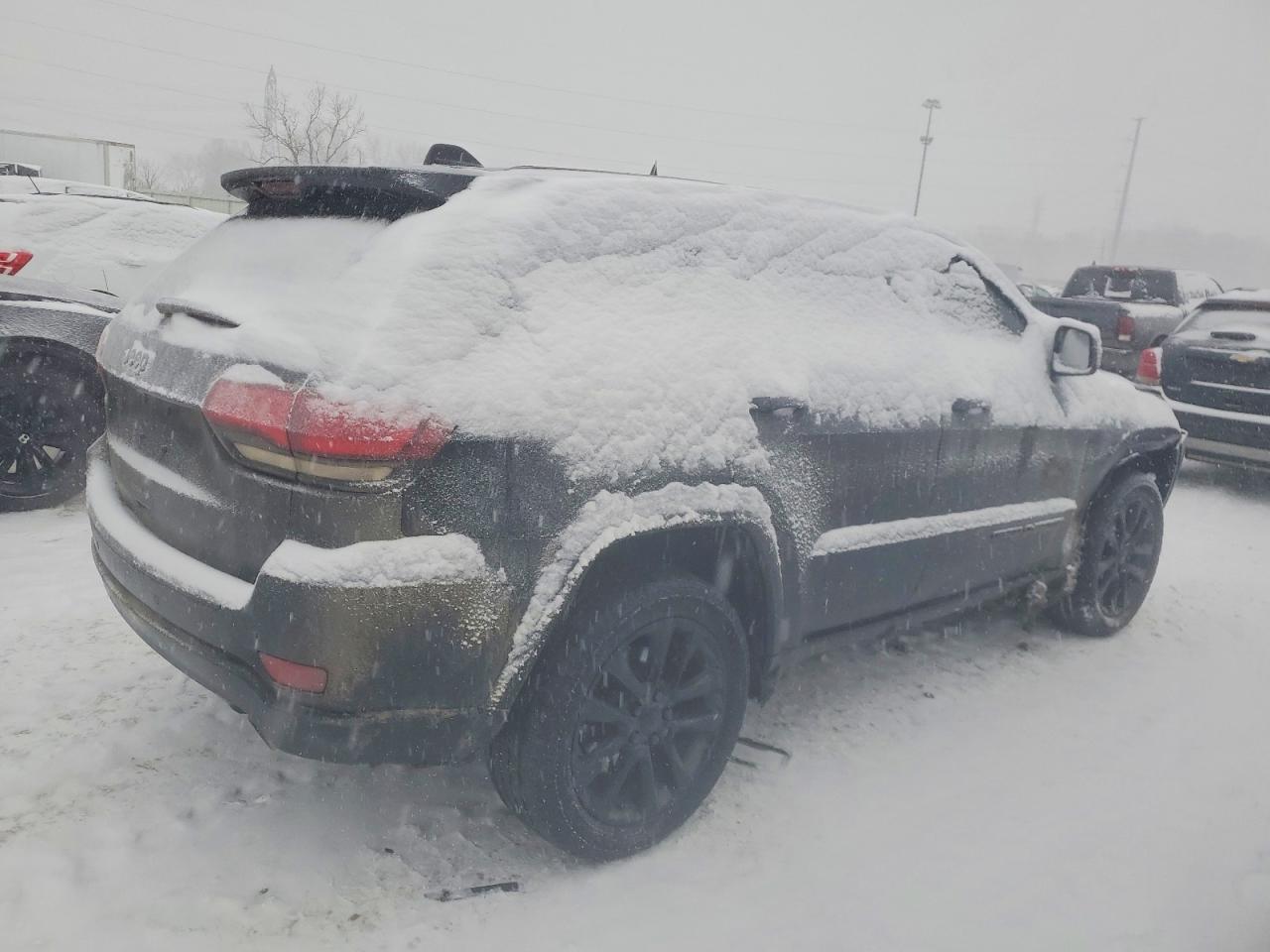 2018 JEEP GRAND CHEROKEE LAREDO photo 3