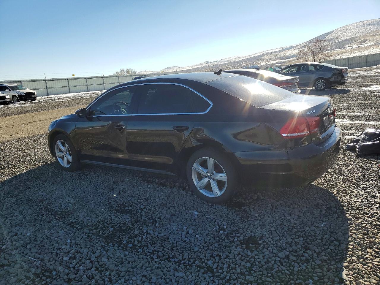2012 VOLKSWAGEN PASSAT SE photo 2