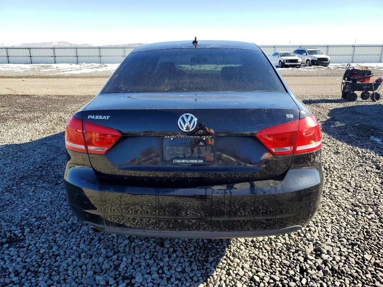 2012 VOLKSWAGEN PASSAT SE photo 6