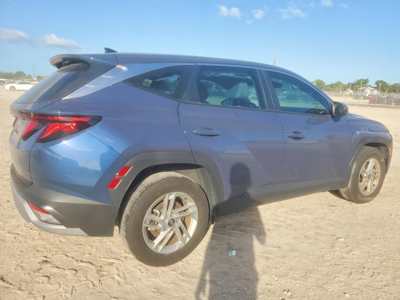 2025 HYUNDAI TUCSON SE photo 5