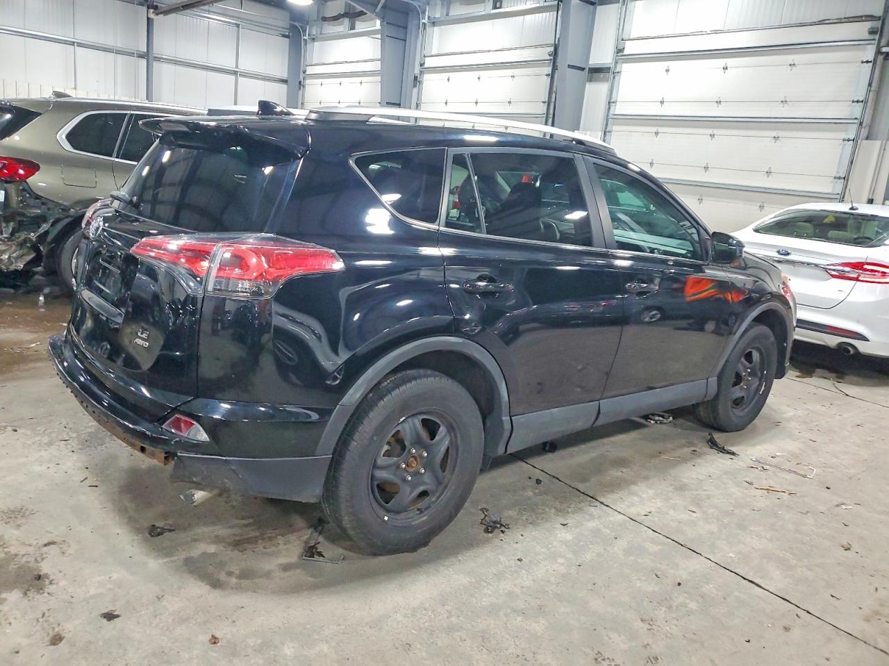 2016 TOYOTA RAV4 LE photo 5