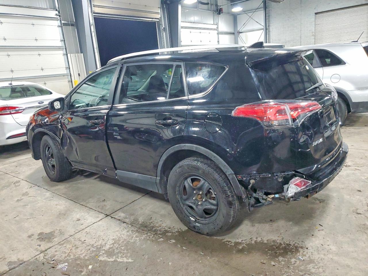 2016 TOYOTA RAV4 LE photo 3
