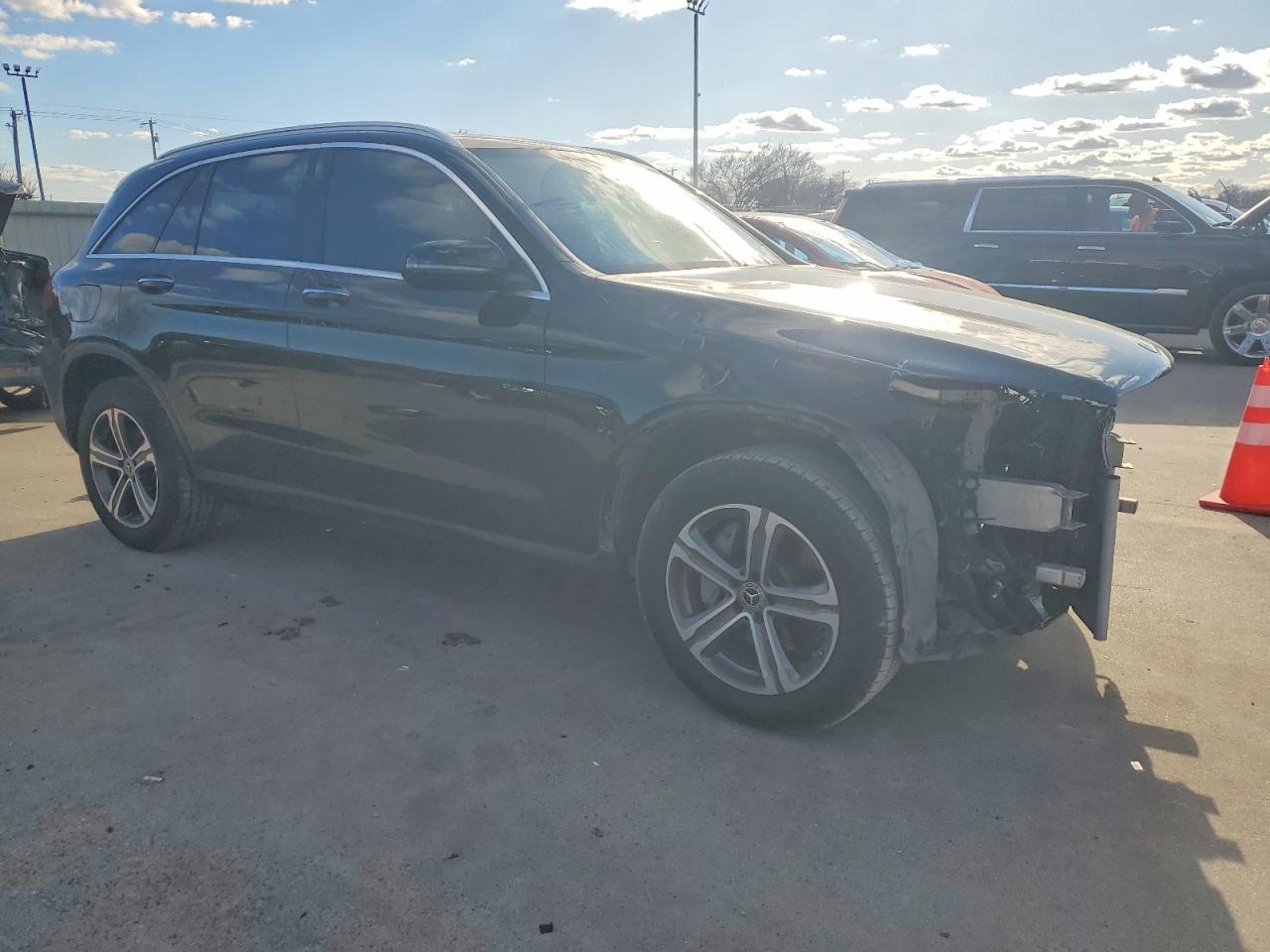 2018 MERCEDES-BENZ GLC 300 photo 4