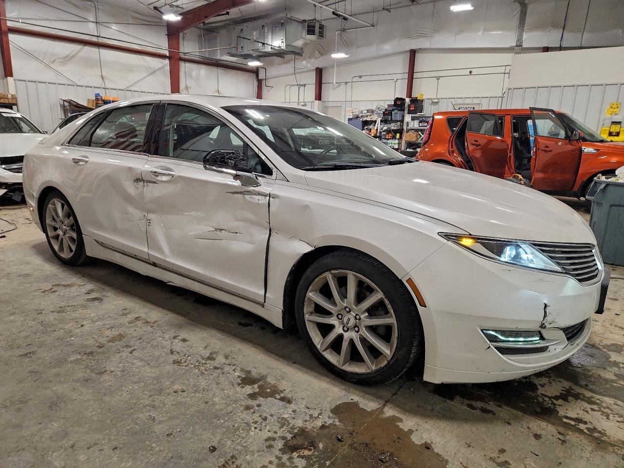 2015 LINCOLN MKZ photo 4