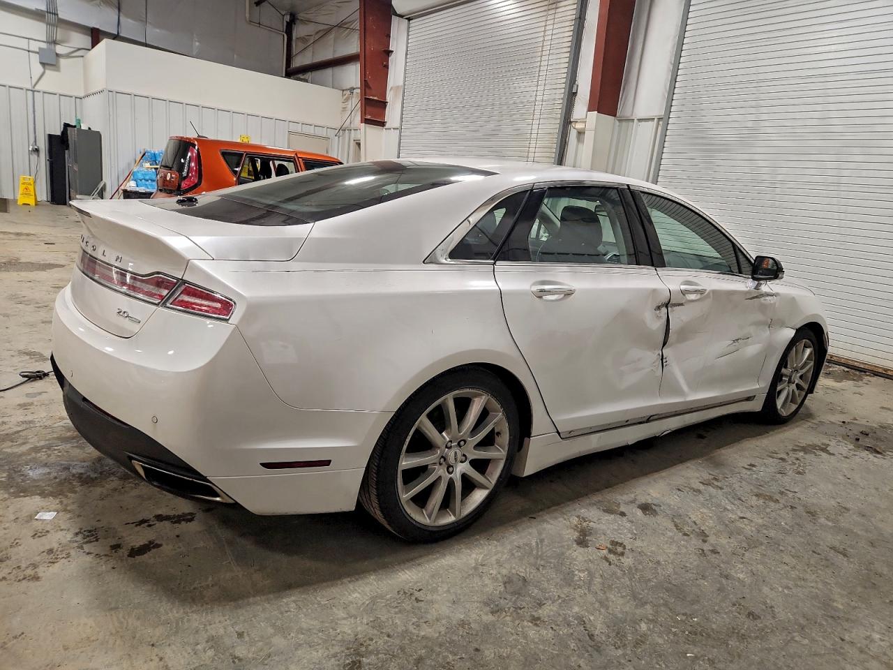 2015 LINCOLN MKZ photo 3