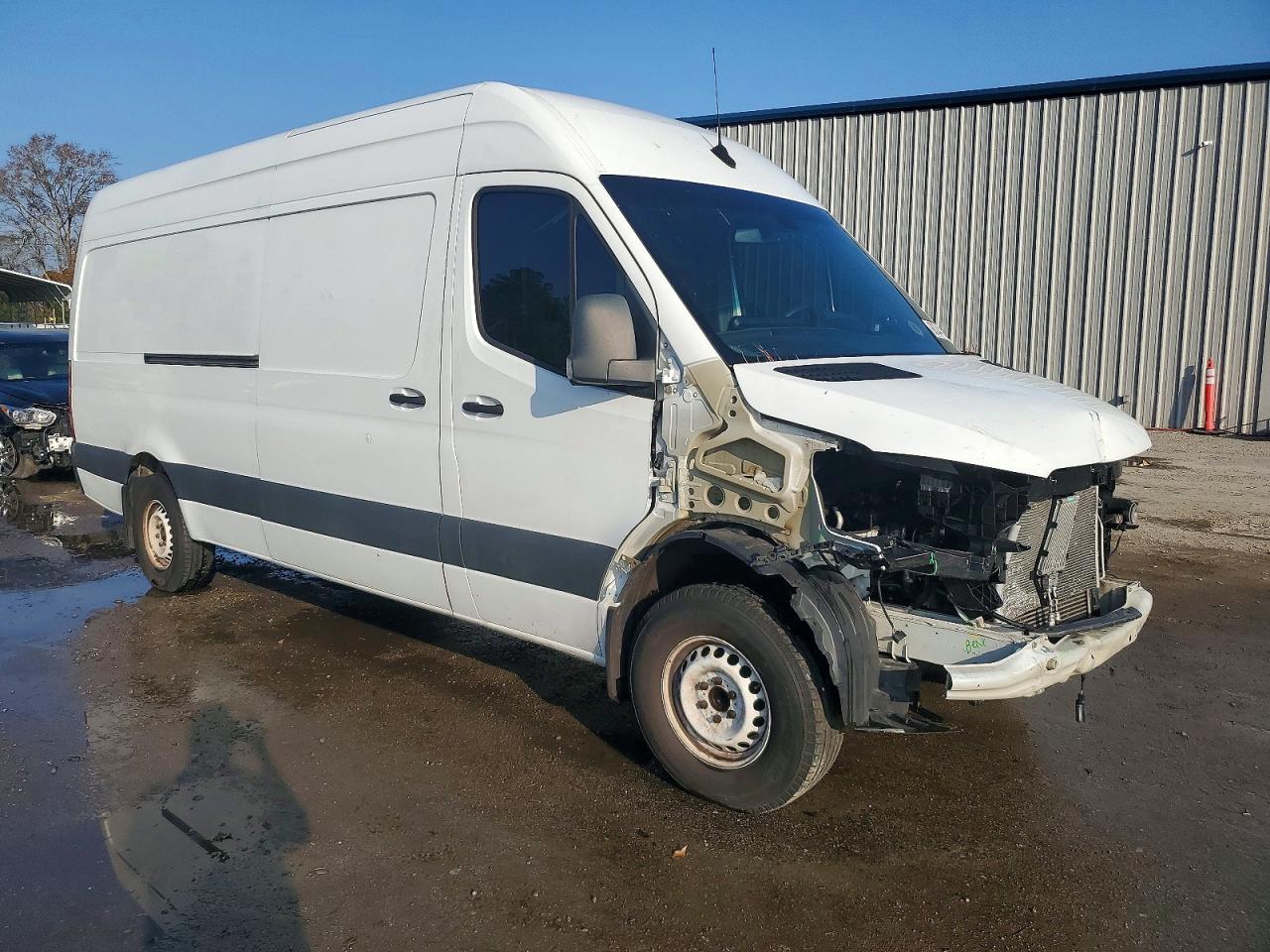 2020 MERCEDES BENZ SPRINTER 2500 DELIVERY VAN photo 4