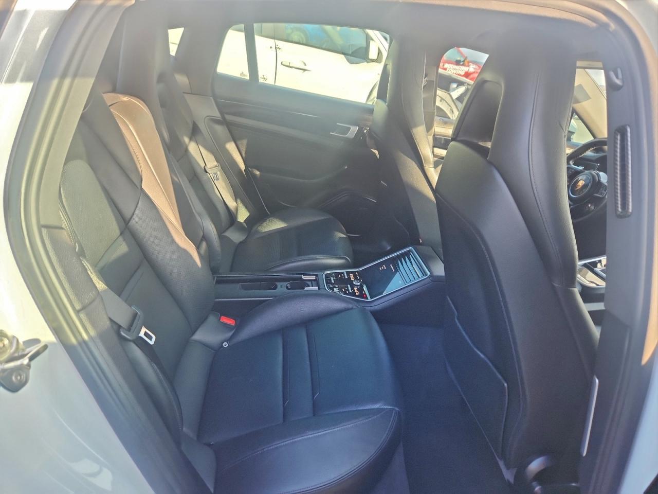 2018 PORSCHE PANAMERA 4 photo 10