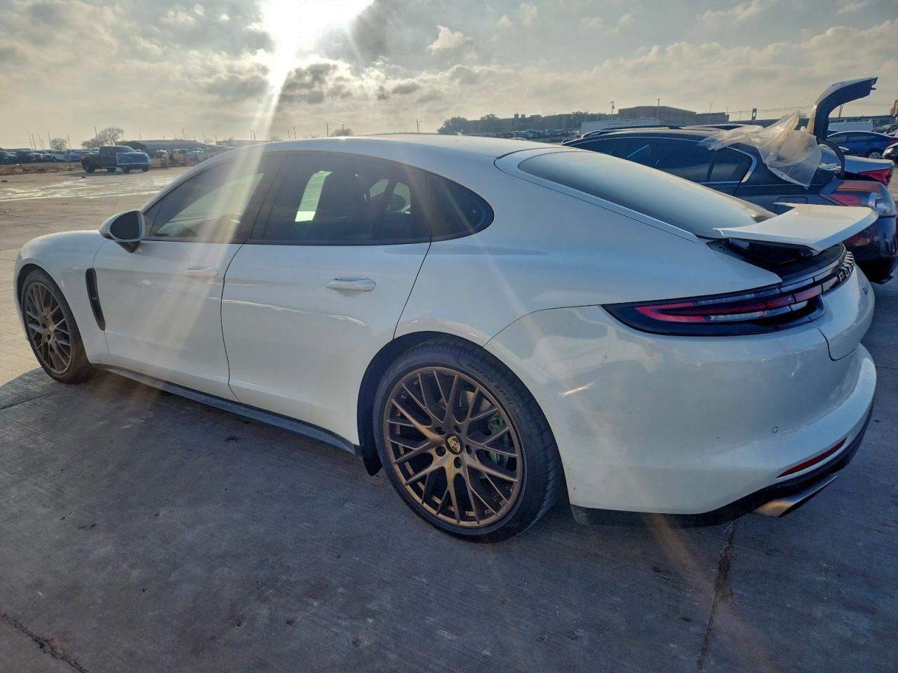 2018 PORSCHE PANAMERA 4 photo 2