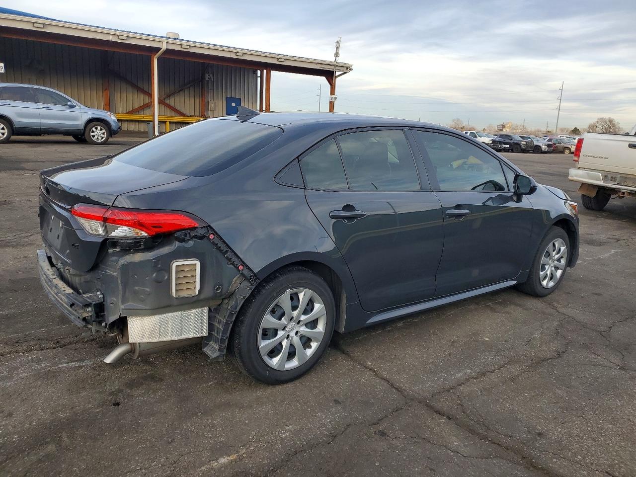 2024 TOYOTA COROLLA LE photo 3
