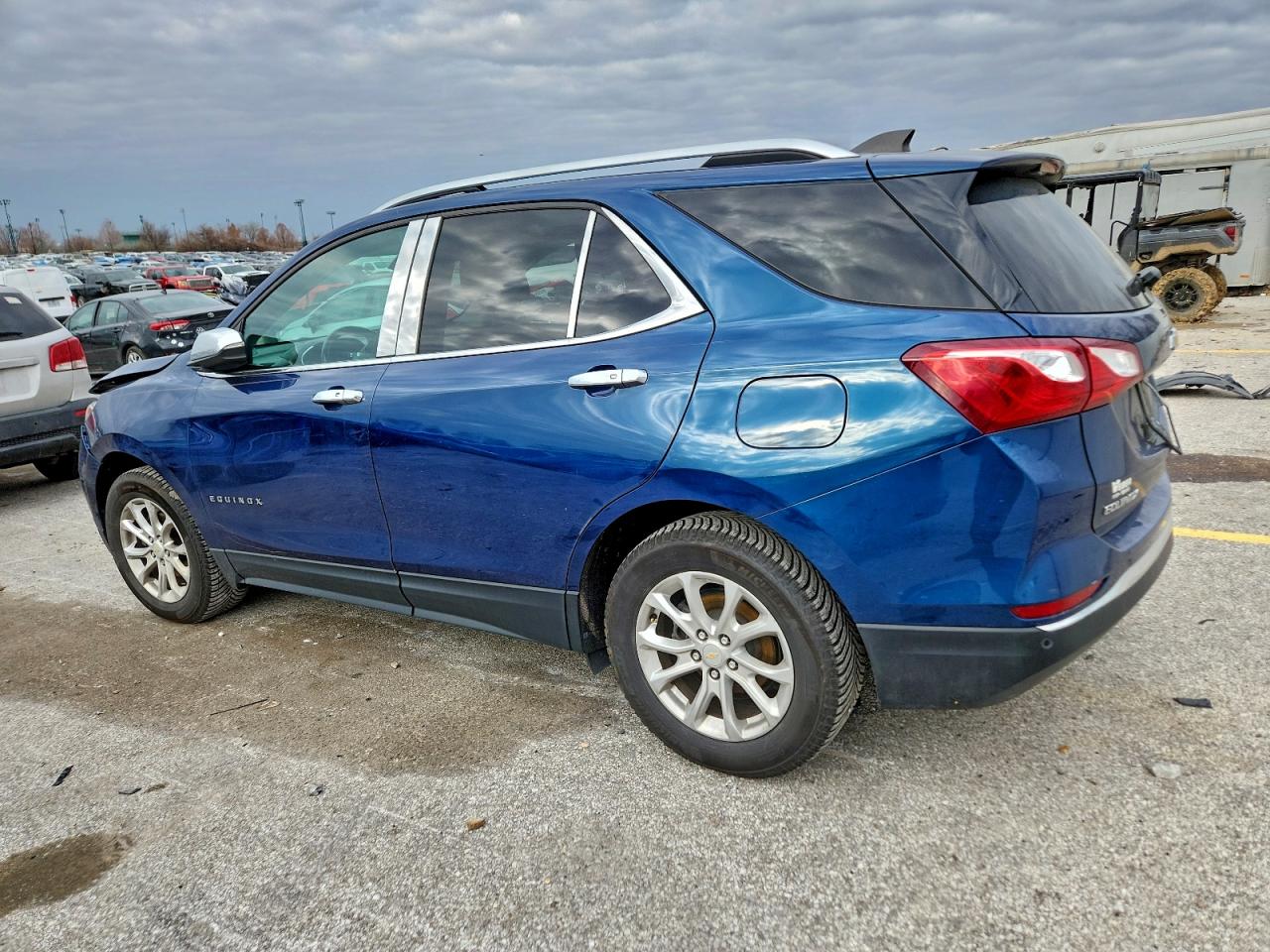 2019 CHEVROLET EQUINOX LT photo 2
