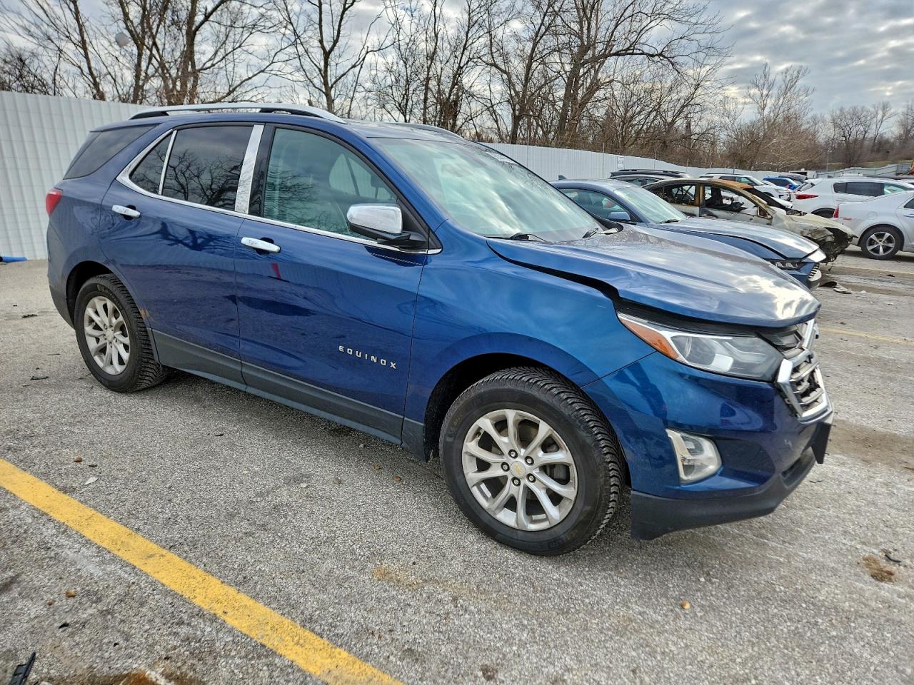 2019 CHEVROLET EQUINOX LT photo 4