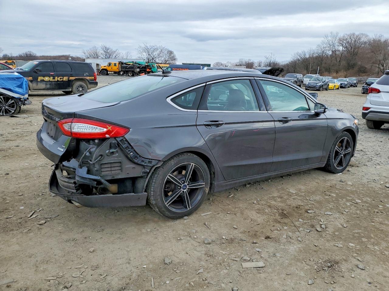 2015 FORD FUSION photo 3