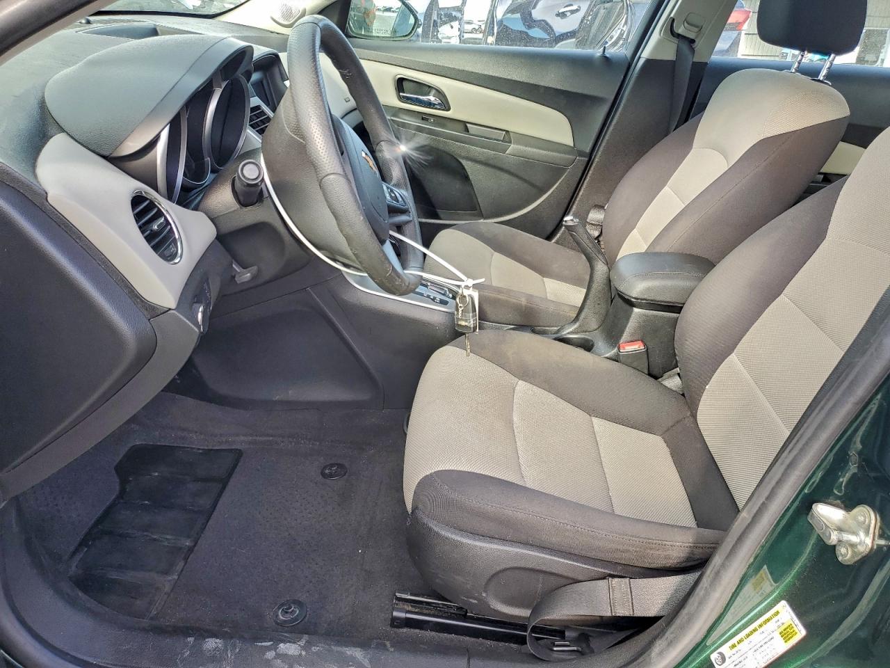 2014 CHEVROLET CRUZE LS photo 13
