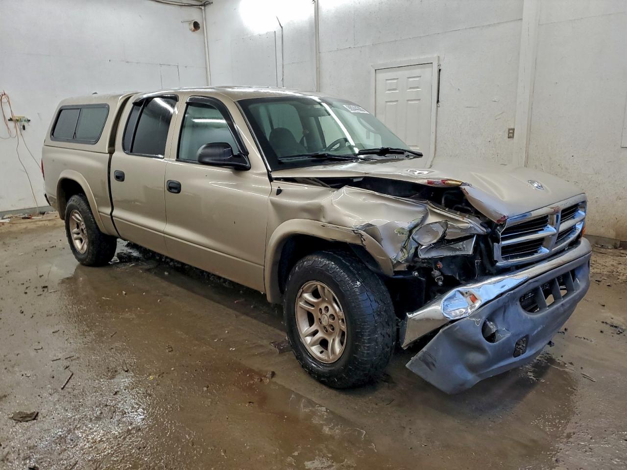2004 DODGE DAKOTA QUAD SLT photo 4