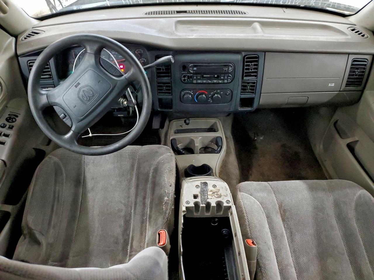 2004 DODGE DAKOTA QUAD SLT photo 8