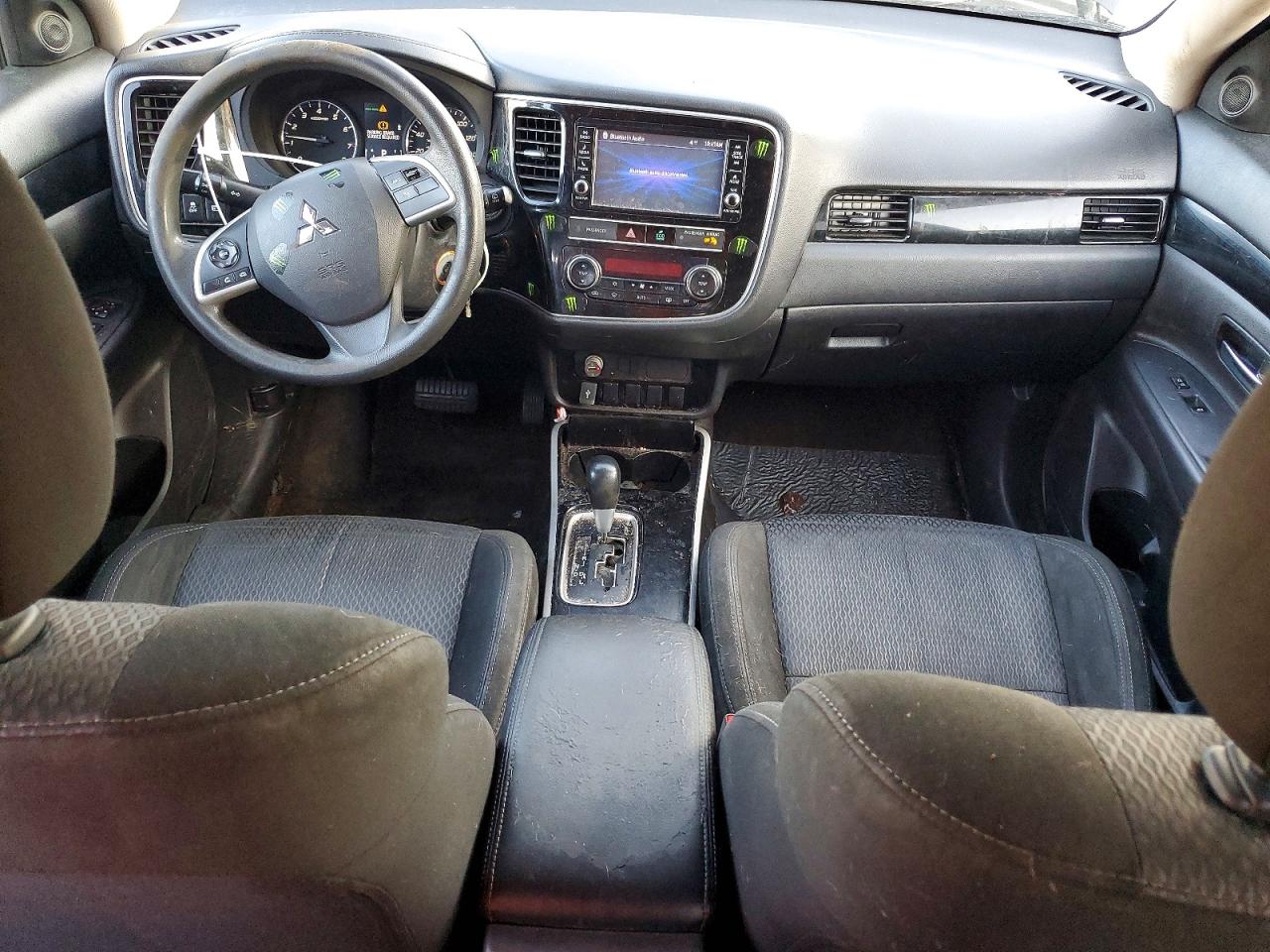 2019 MITSUBISHI OUTLANDER ES photo 8