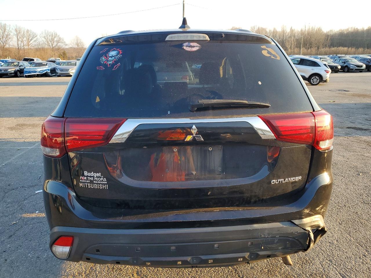 2019 MITSUBISHI OUTLANDER ES photo 6
