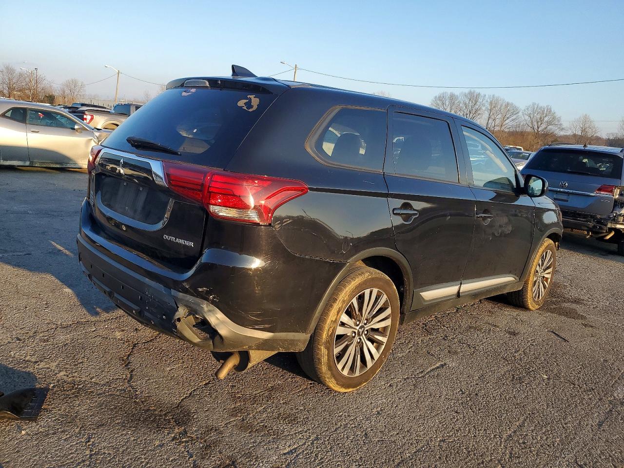 2019 MITSUBISHI OUTLANDER ES photo 3