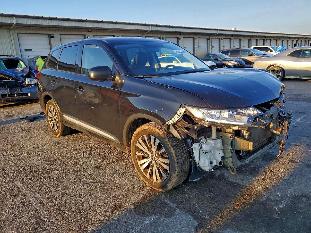 2019 MITSUBISHI OUTLANDER ES photo 4