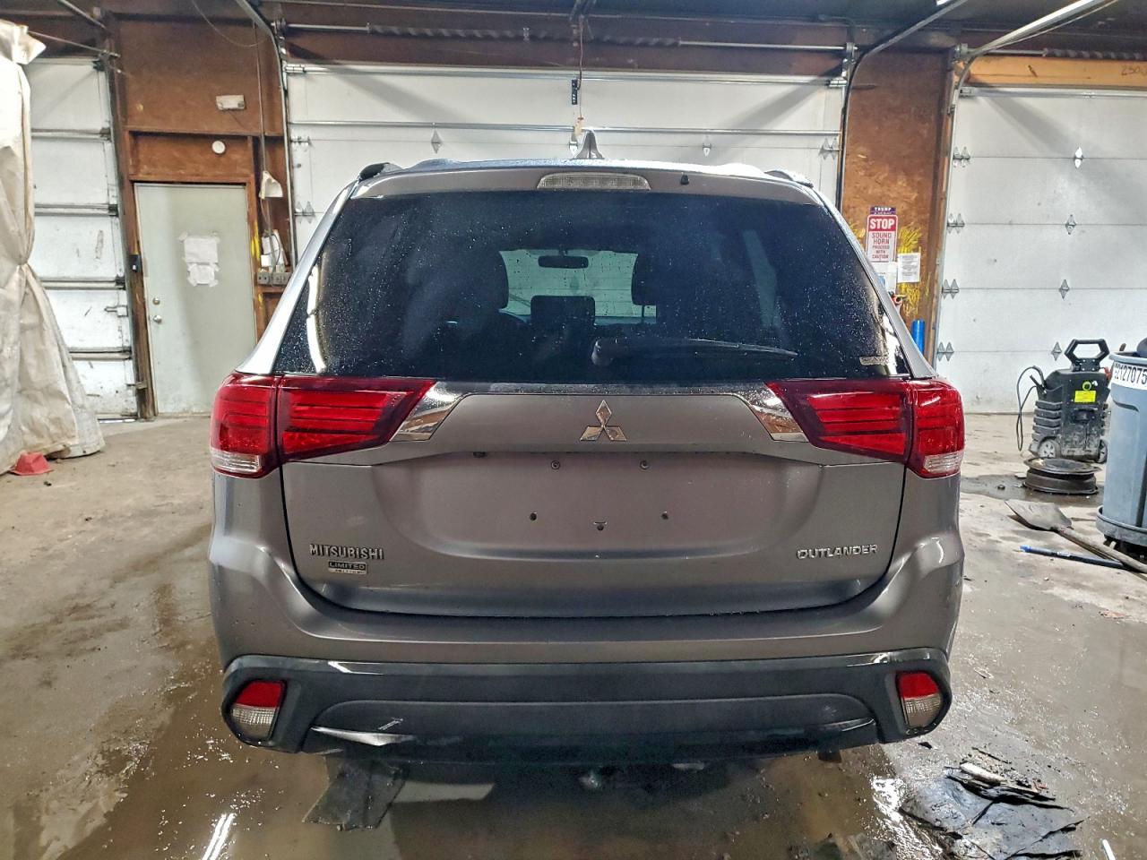 2018 MITSUBISHI OUTLANDER SE photo 6