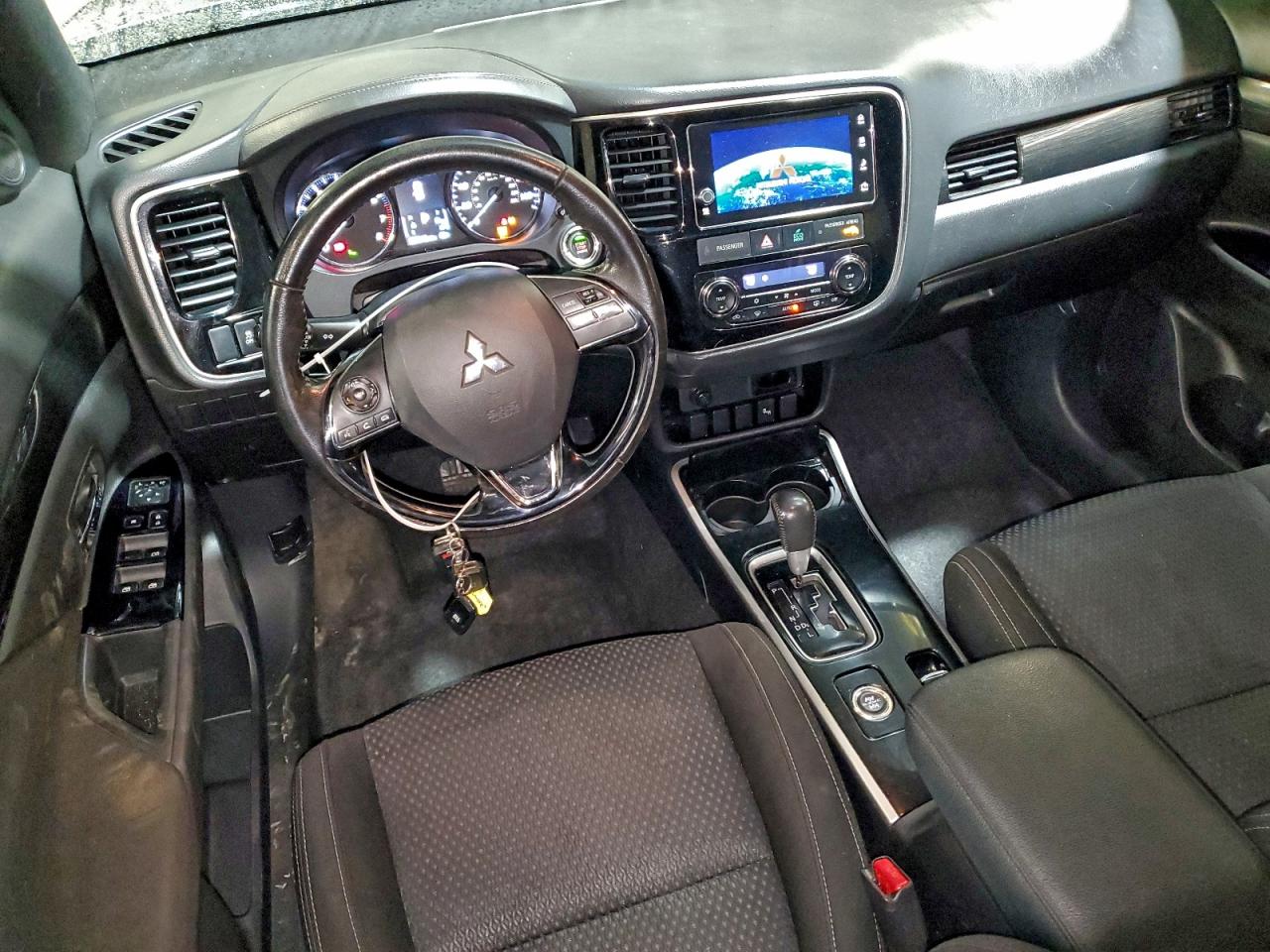 2018 MITSUBISHI OUTLANDER SE photo 8