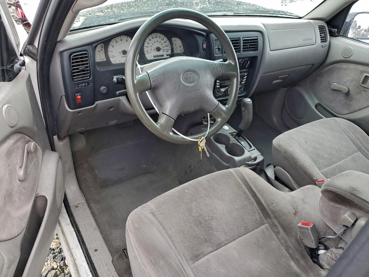 2002 TOYOTA TACOMA XTRACAB photo 8