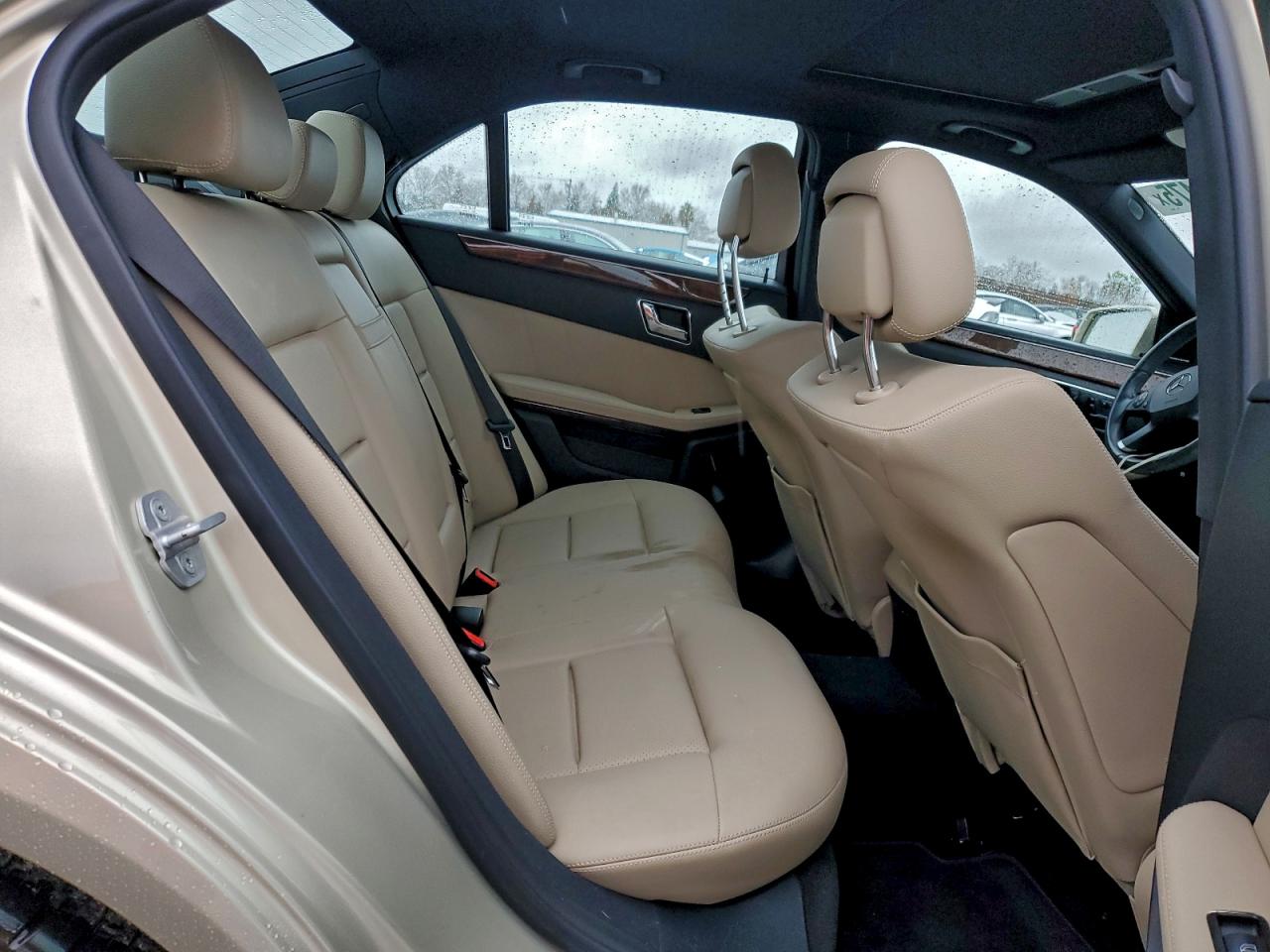 2010 MERCEDES-BENZ E 350 photo 10