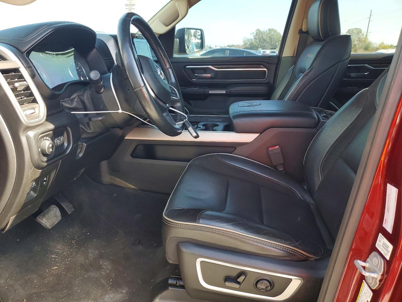 2019 RAM 1500 LARAMIE photo 7