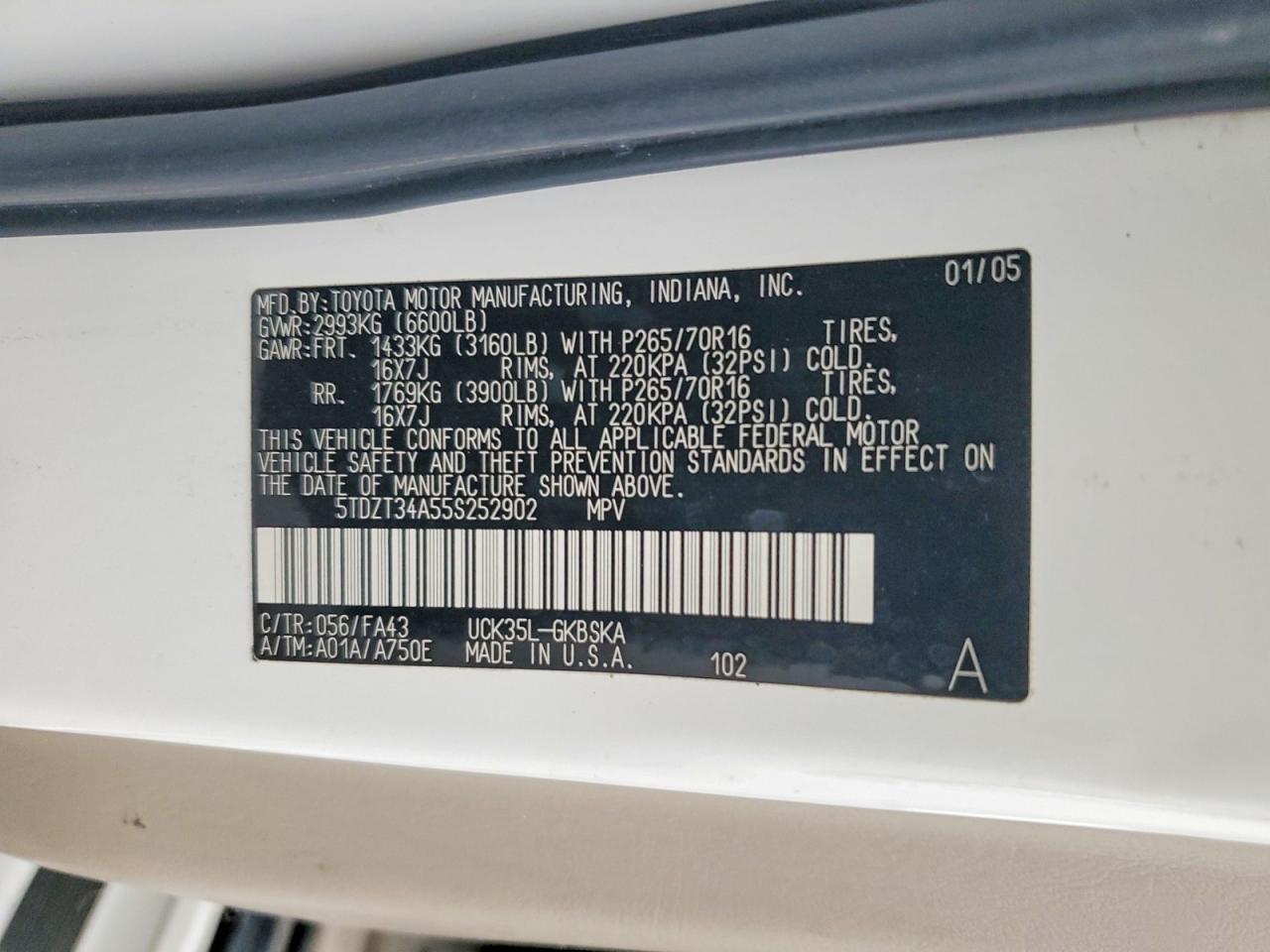 2005 TOYOTA SEQUOIA SR5 photo 12
