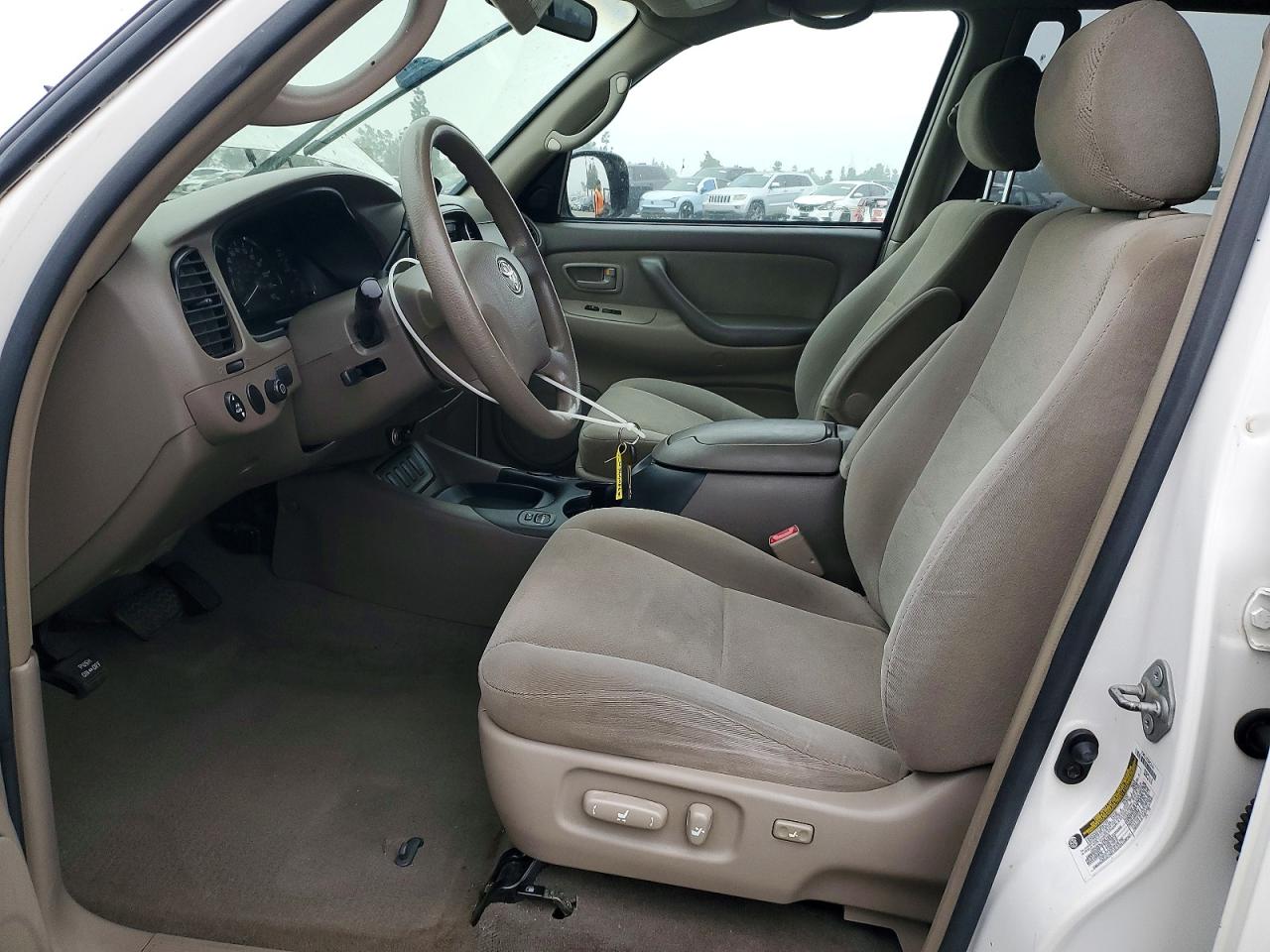 2005 TOYOTA SEQUOIA SR5 photo 7