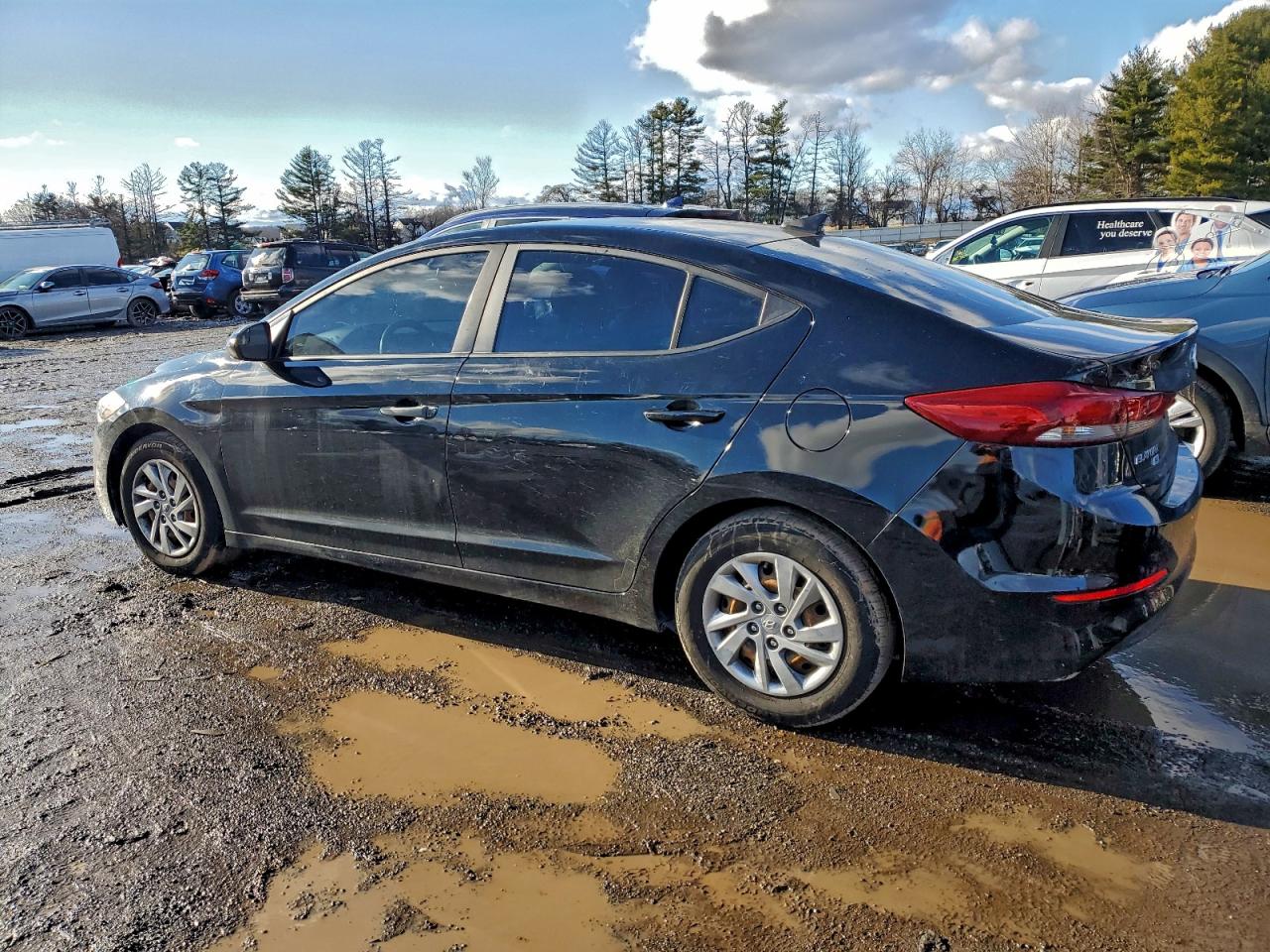 2017 HYUNDAI ELANTRA SE photo 2