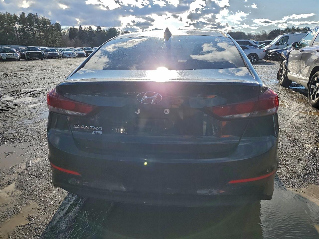 2017 HYUNDAI ELANTRA SE photo 6