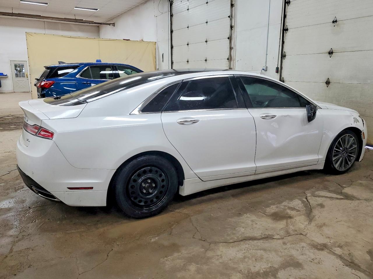 2016 LINCOLN MKZ photo 3