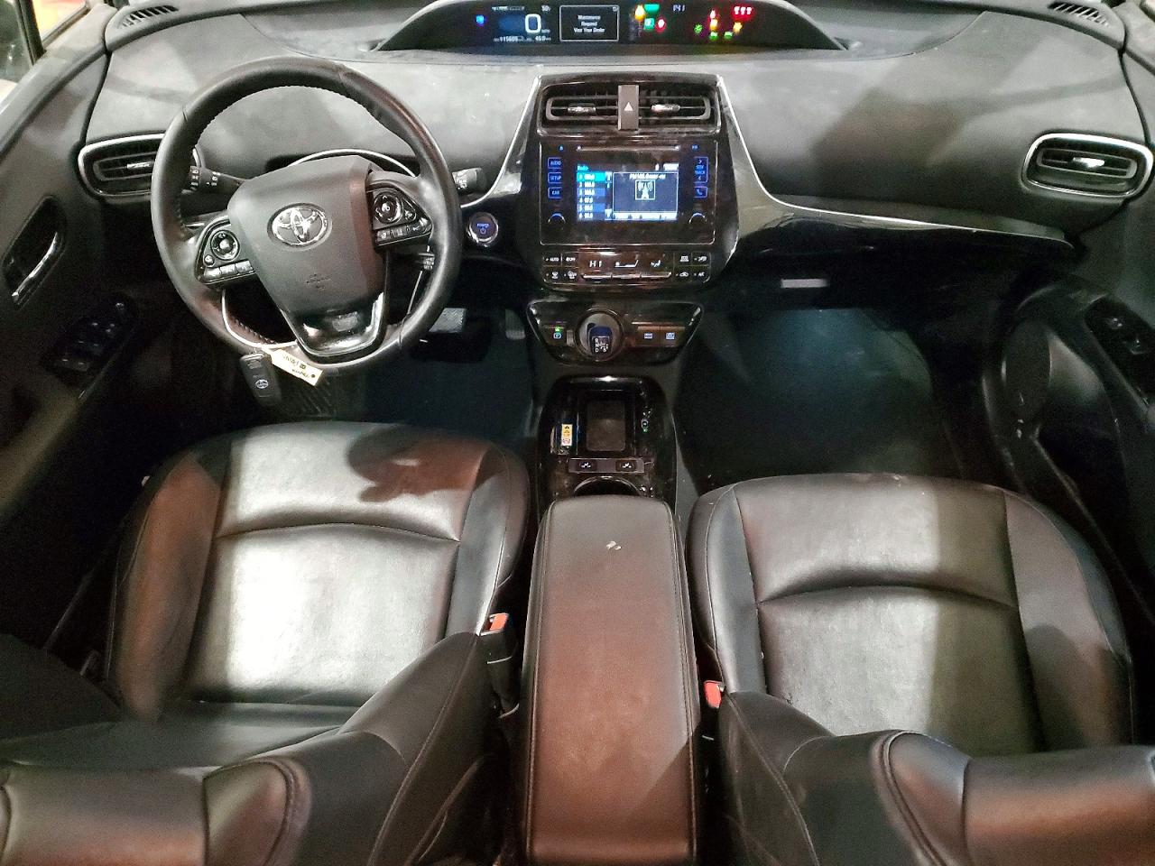 2019 TOYOTA PRIUS photo 8
