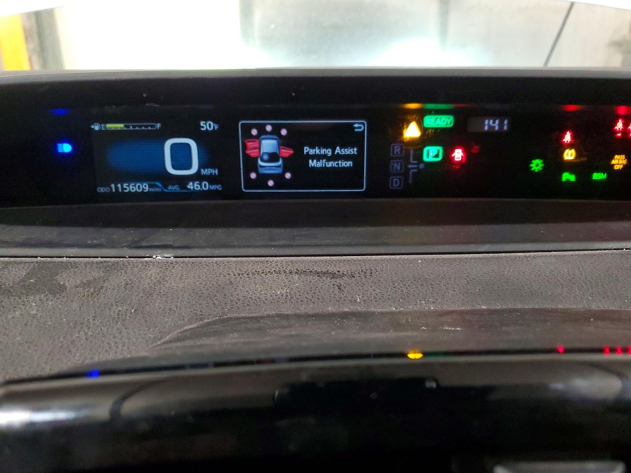 2019 TOYOTA PRIUS photo 9