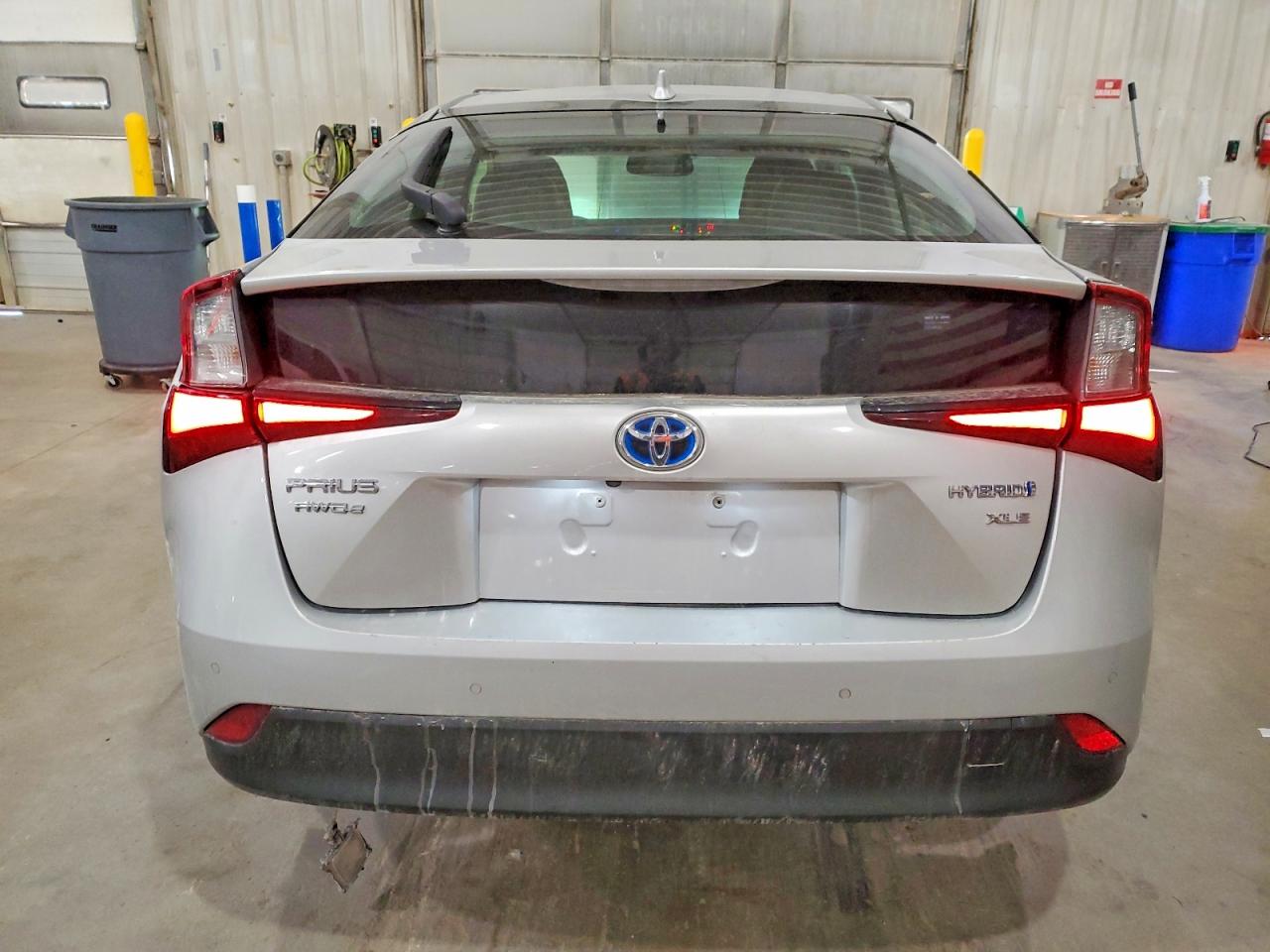 2019 TOYOTA PRIUS photo 6
