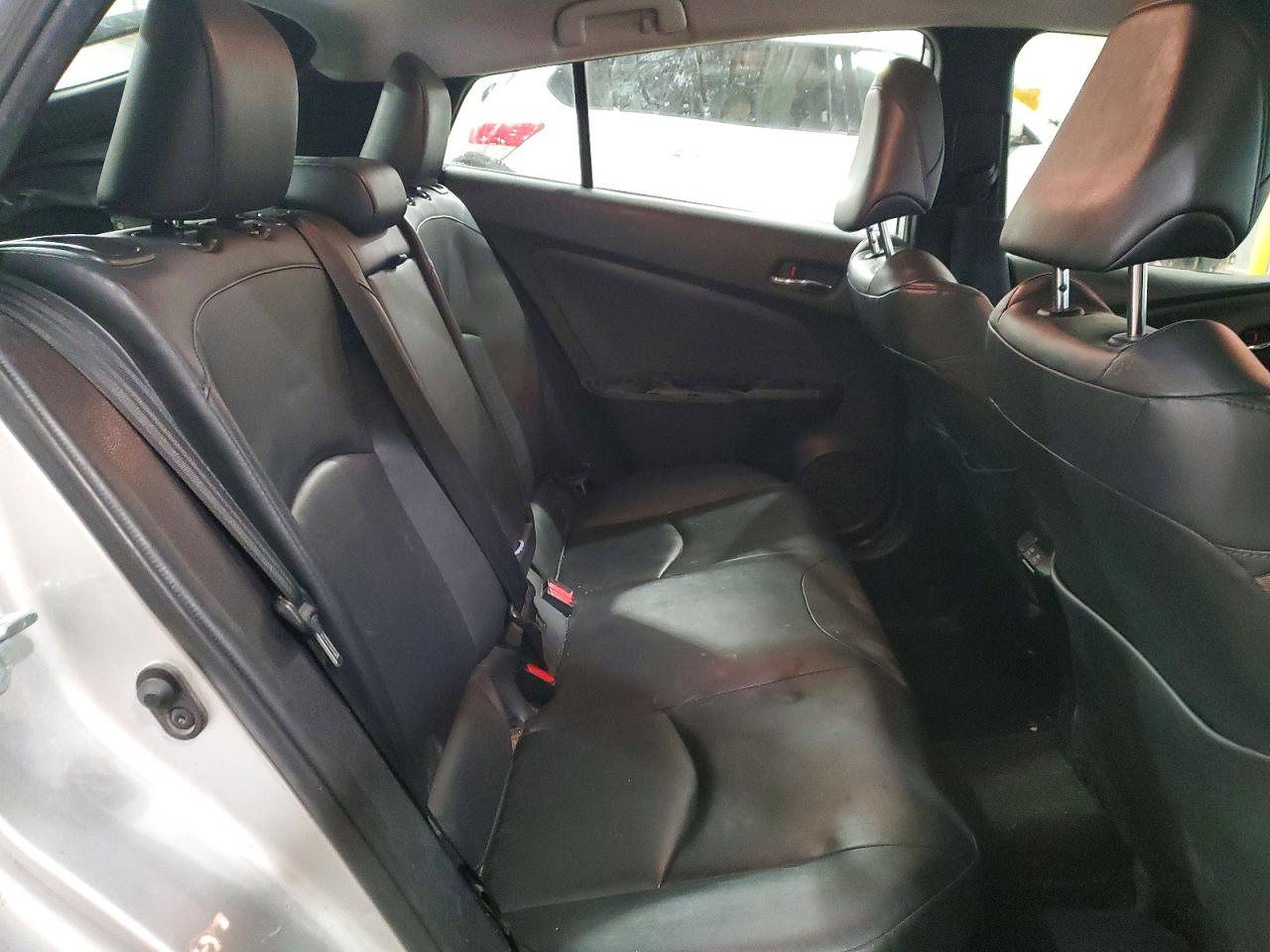2019 TOYOTA PRIUS photo 11
