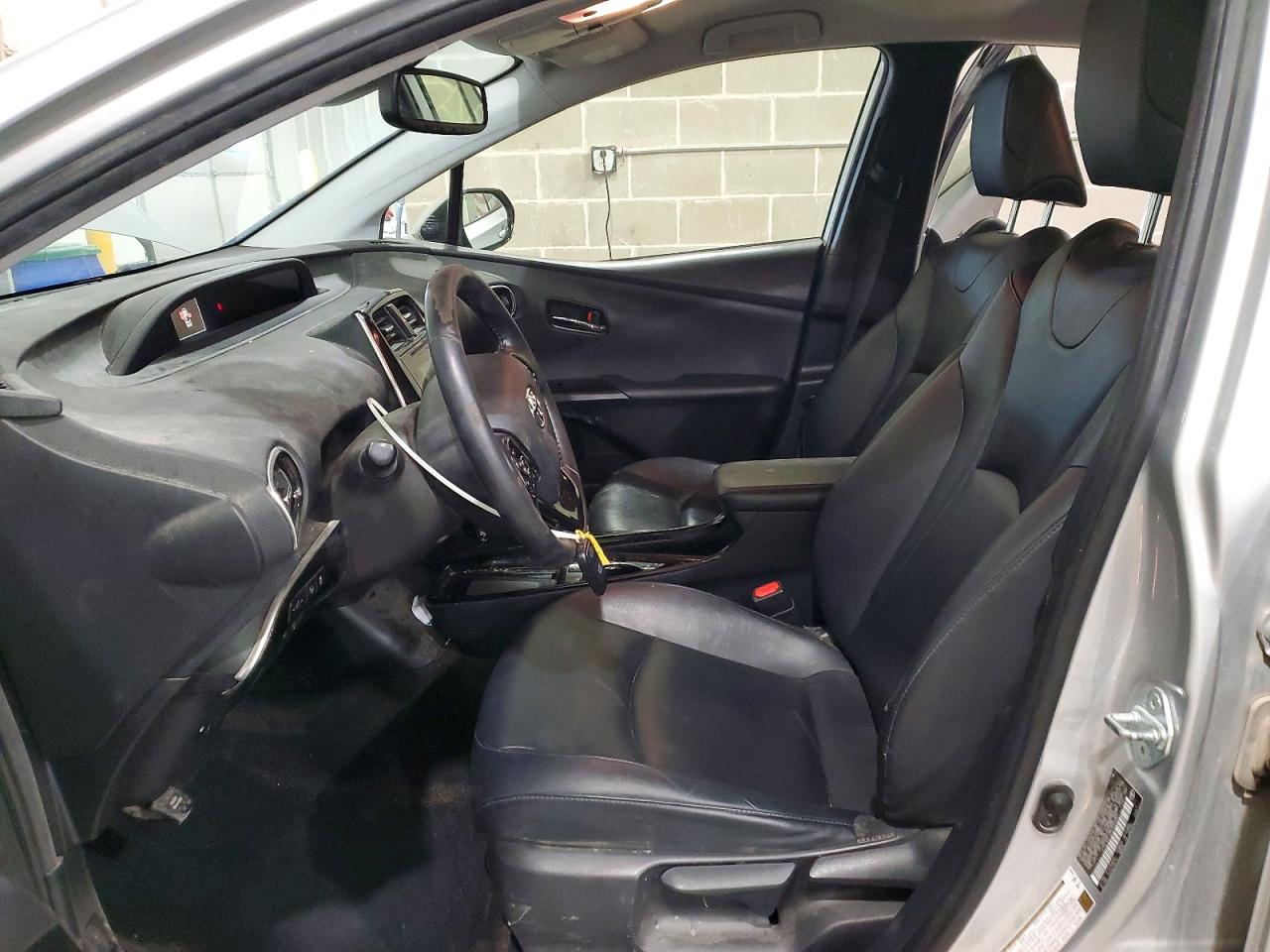 2019 TOYOTA PRIUS photo 7