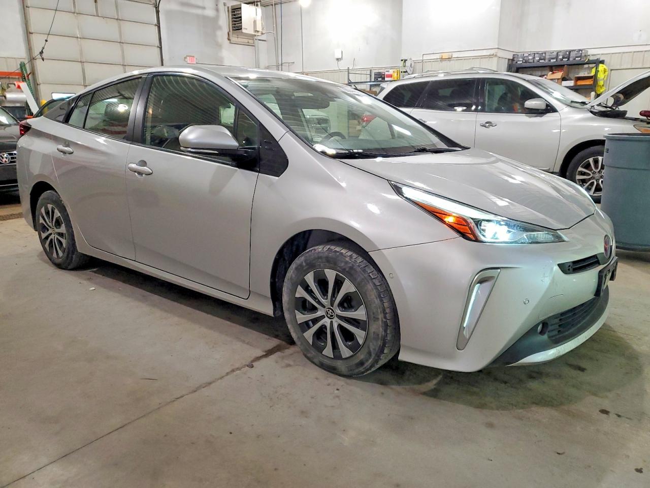 2019 TOYOTA PRIUS photo 4