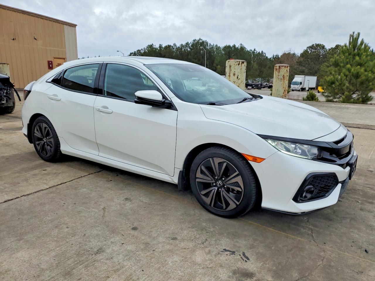 2017 HONDA CIVIC EX photo 4