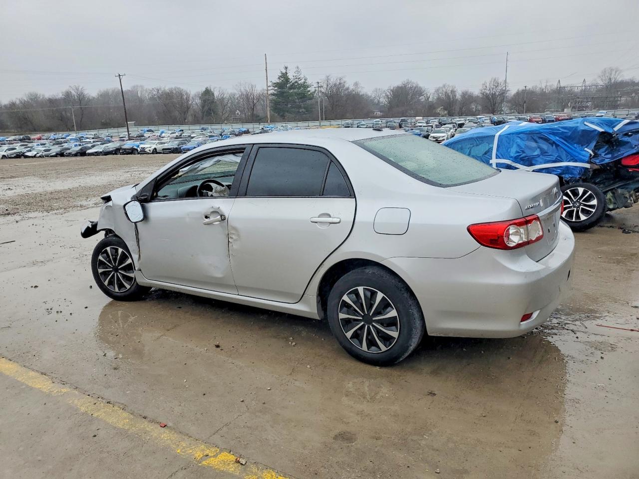 2011 TOYOTA COROLLA BASE photo 2