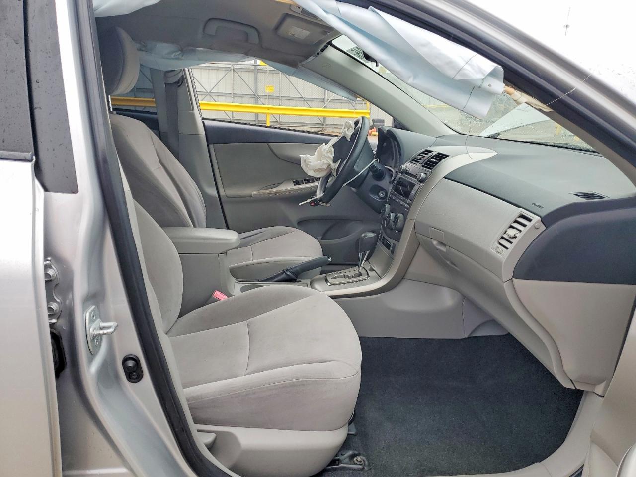 2011 TOYOTA COROLLA BASE photo 7