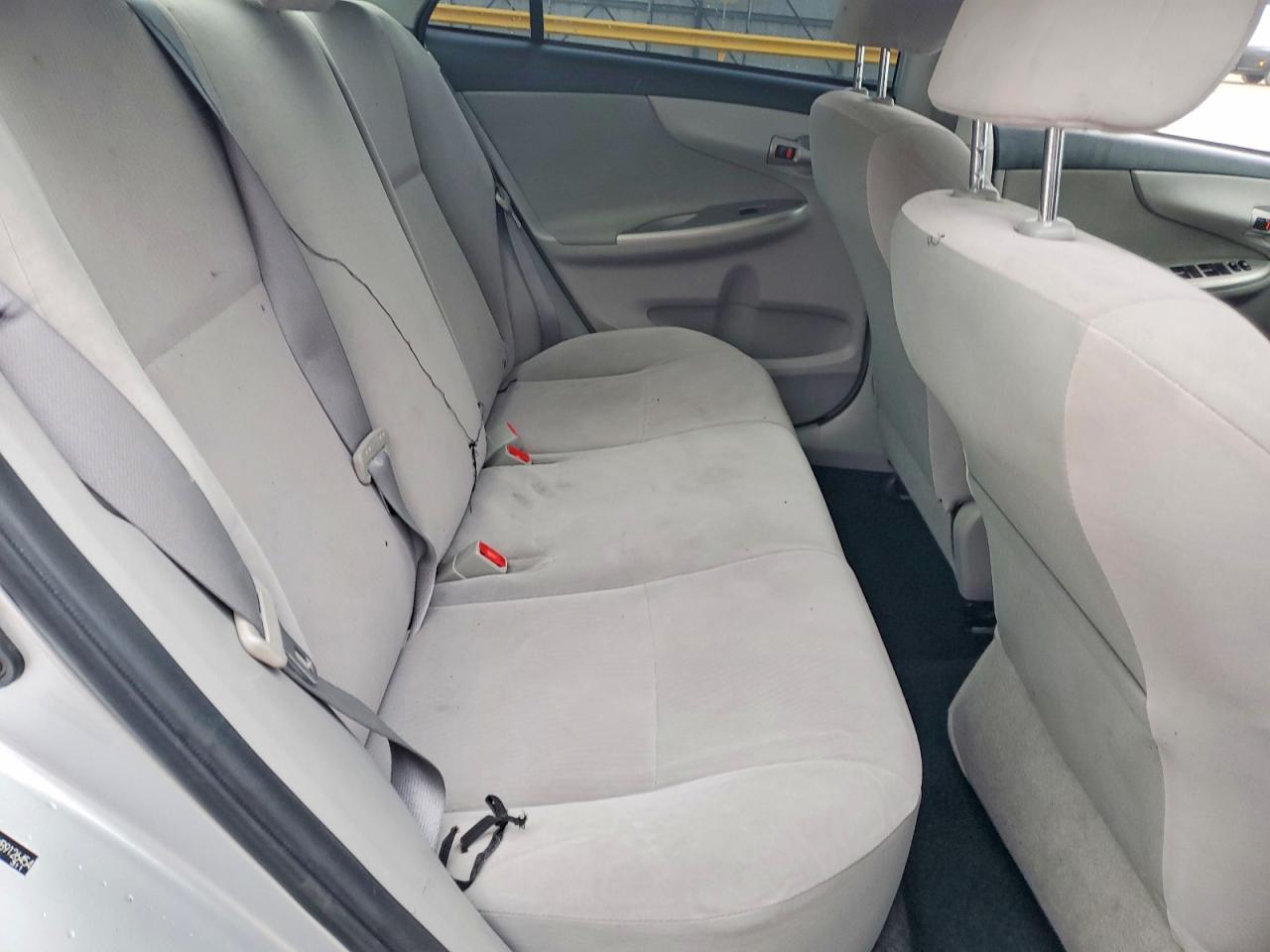 2011 TOYOTA COROLLA BASE photo 10